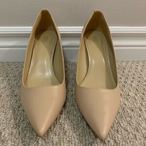 Micheal Kors Nude Pointed Toe Heels size 8